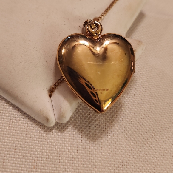 Mom Gold plated Locket with chain - Picture 4 of 6